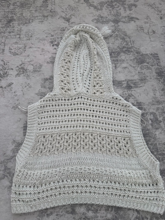 Zara Cream Sleeveless Hooded Crochet Knit Top- Size S - Picture 3 of 3